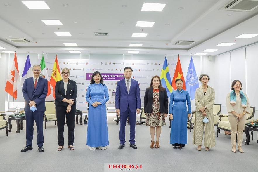 Seminar Tackles 'Feminist Foreign Policy' Seminar Tackles 'Feminist Foreign Policy'