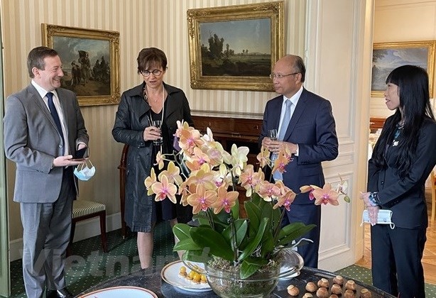 Vietnam - France: Strengthening Multifaceted Cooperation Vietnam - France: Strengthening Multifaceted Cooperation