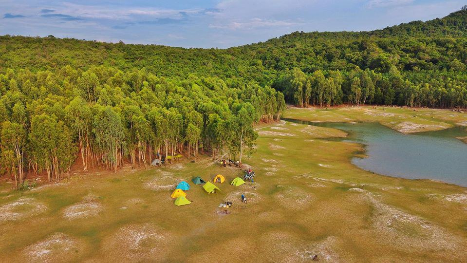 The campsite viewed from above at Dau Tieng Lake – Photo source: FB An Le The campsite viewed from above at Dau Tieng Lake – Photo source: FB An Le