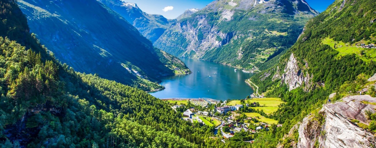 Photo: Hurtigruten Photo: Hurtigruten