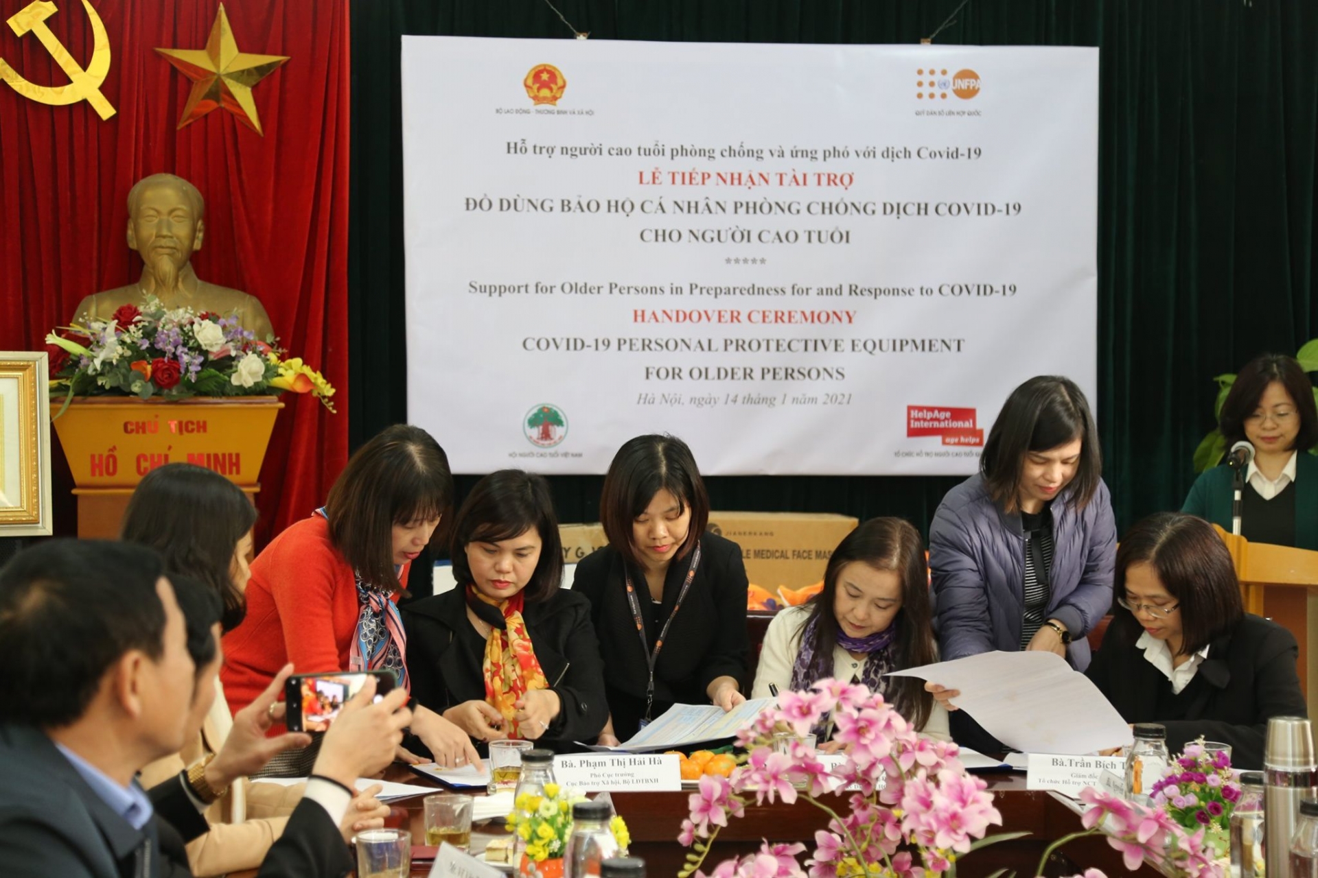 UNFPA supports Vietnam protect older people from COVID-19 UNFPA supports Vietnam protect older people from COVID 19