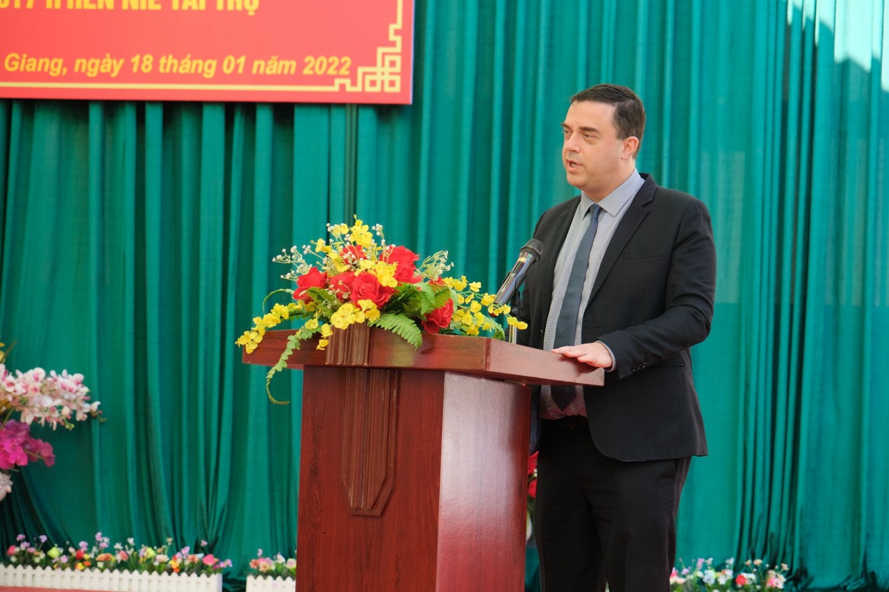 Israeli Embassy Gifts Ha Giang 2 Libraries