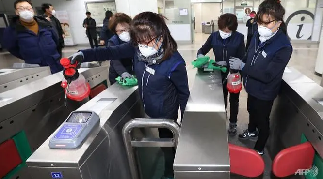 covid 19 global outbreak raises fears of pandemic