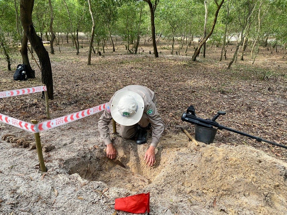 Quang Tri: Cache of More Than 30 UXOs Discovered Quang Tri: Cache of More Than 30 UXOs Discovered