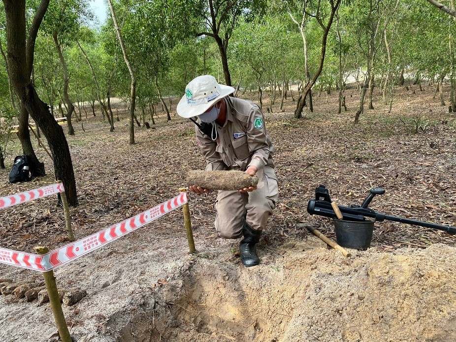 Quang Tri: Cache of More Than 30 UXOs Discovered Quang Tri: Cache of More Than 30 UXOs Discovered