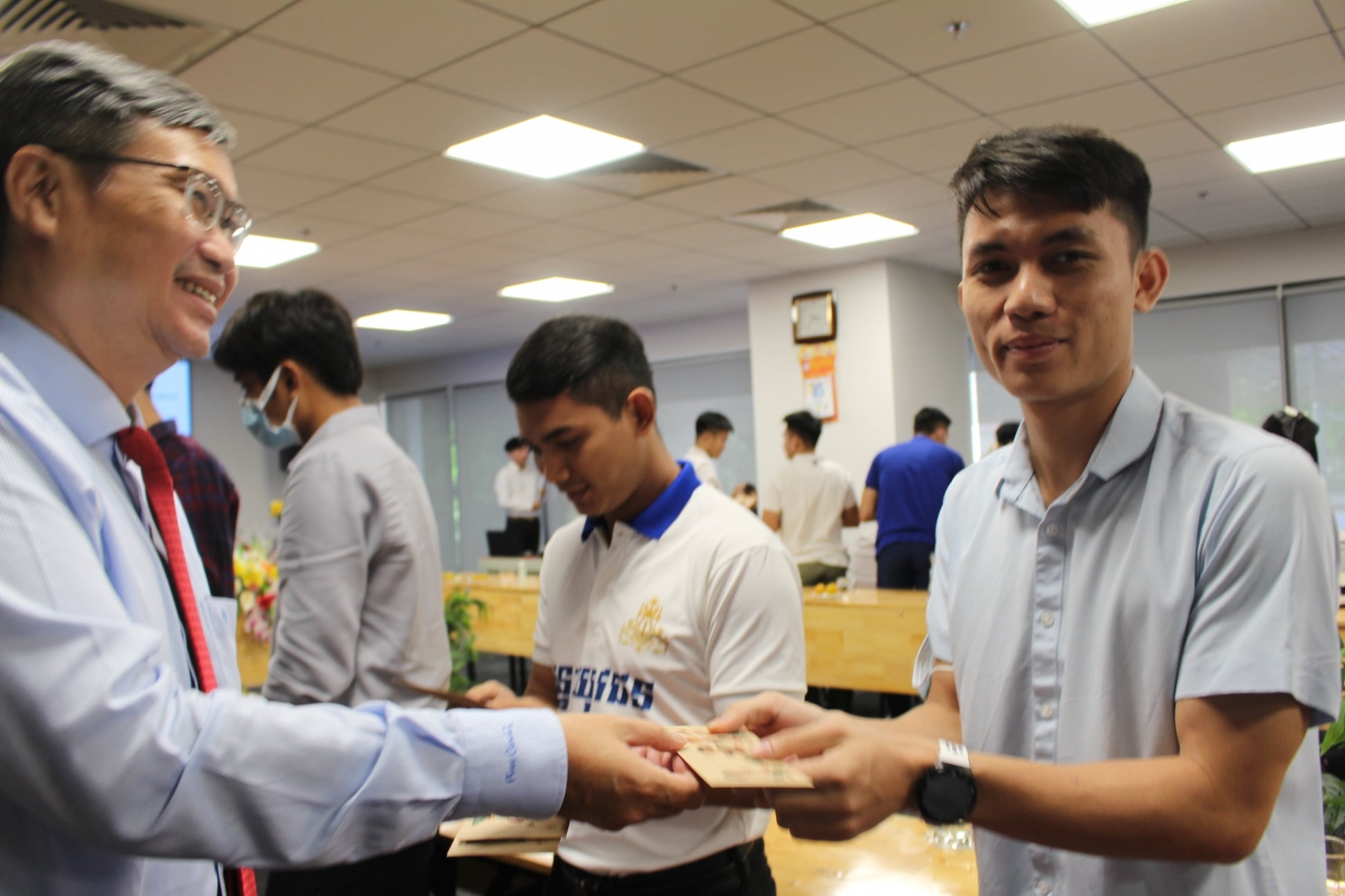 Gifts for boarding Lao, Cambodian students in Lunar New Year Gifts for boarding Lao, Cambodian students in Lunar New Year