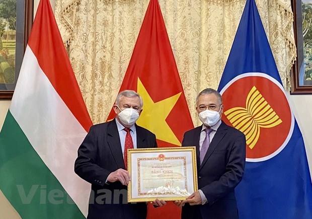 Hungary-Vietnam Friendship Association honoured for active contributions to bilateral friendship Hungary Vietnam Friendship Association honoured for active contributions to bilateral friendship