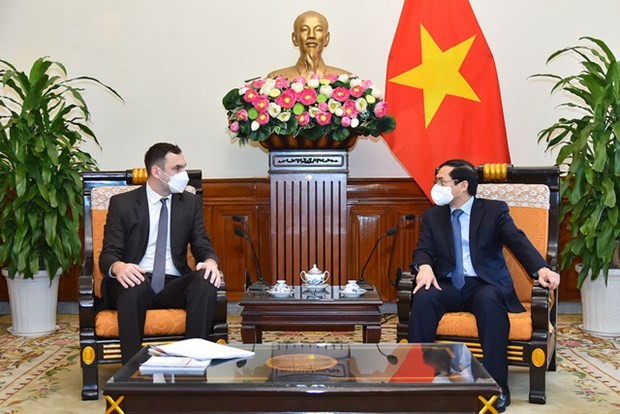 Vietnam Thanks Poland for Helping Evacuate 2,000 Vietnamese Citizens from Ukraine Vietnam Thanks Poland for Helping Evacuate 2,000 Vietnamese Citizens from Ukraine