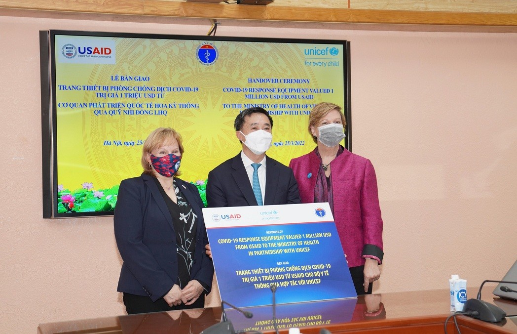 USAID, UNICEF Provide US$1 Million COVID-19 Supplies to Vietnam USAID, UNICEF Provide US$1 Million COVID-19 Supplies to Vietnam