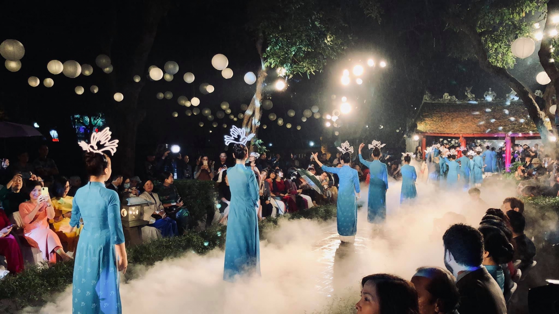More than 600 Ao Dai designs take stage in Hanoi
