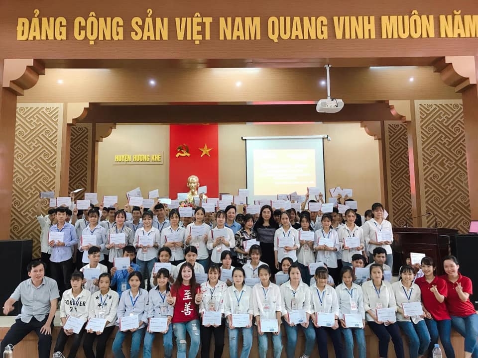Zhishan Foundation awards scholarships to 700 poor students in two central provinces zhishan awards scholarships to 700 poor students in two central provinces