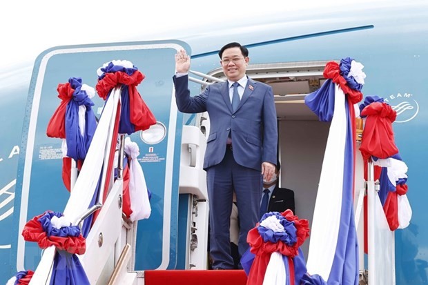 National Assembly Chairman Vuong Dinh Hue arrives in Vientiane, beginning his official visit to Laos. Photo: VNA National Assembly Chairman Vuong Dinh Hue arrives in Vientiane, beginning his official visit to Laos. Photo: VNA