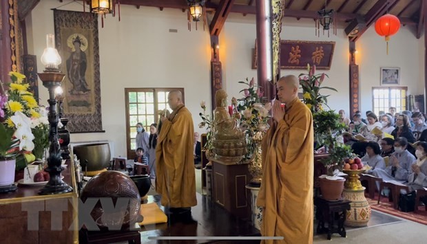 Vietnamese Abroad Celebrate the Buddha’s 2566th Birthday Vietnamese Abroad Celebrate the Buddha’s 2566th Birthday