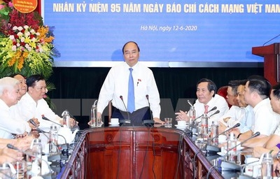 PM: Journalists make huge contributions to nation