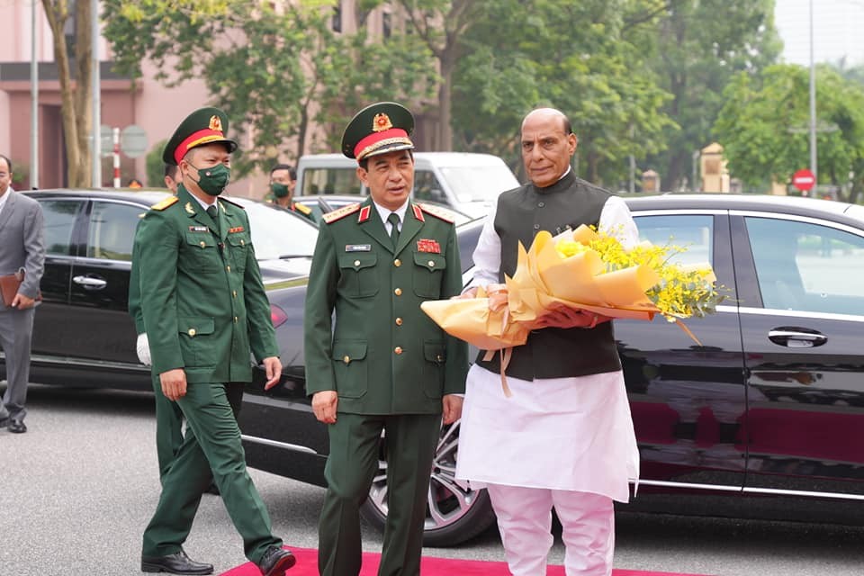 Indian Defense Minister Conludes Three-Day Official Visit to Vietnam Indian Defense Minister Conludes Three-Day Official Visit to Vietnam