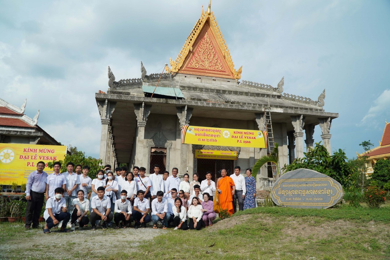 400 Vietnamese, Cambodian Students Exchange in Can Tho 400 Vietnamese, Cambodian Students Exchange in Can Tho
