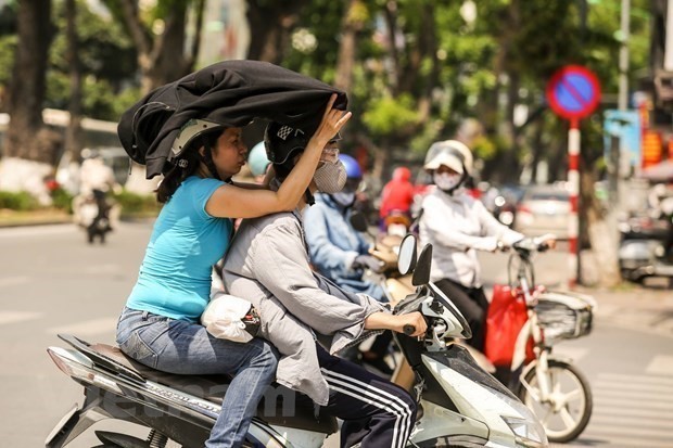 Summer Tips: Keep Yourself and Family Safe from Scorching Heat Summer Tips: Keep Yourself and Family Safe from Scorching Heat