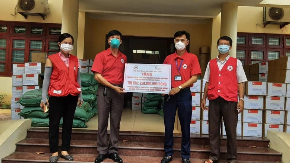 Aid Come to Covid-hit Families in Bac Giang, Bac Ninh Aid Come to Covid-hit Families in Bac Giang, Bac Ninh