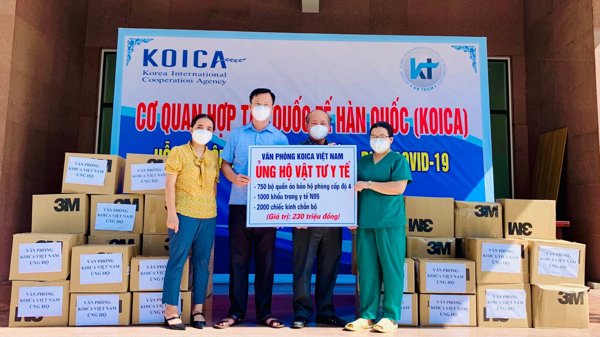 Aid Come to Covid-hit Families in Bac Giang, Bac Ninh Aid Come to Covid-hit Families in Bac Giang, Bac Ninh