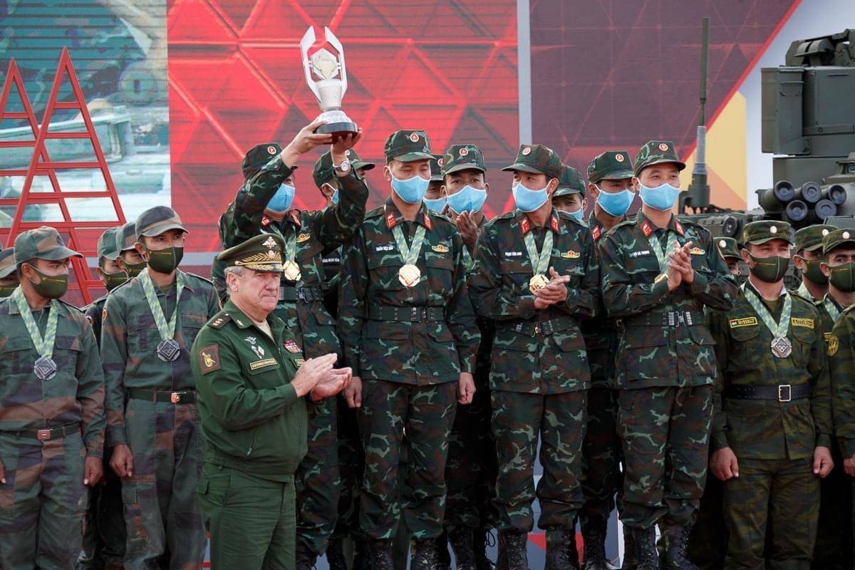 The country’s tank team for the first time won the gold medal and a trophy of Group 2 in the Tank Biathlon event. 4210 118963981 1797993053690158 6792068278428747882 o
