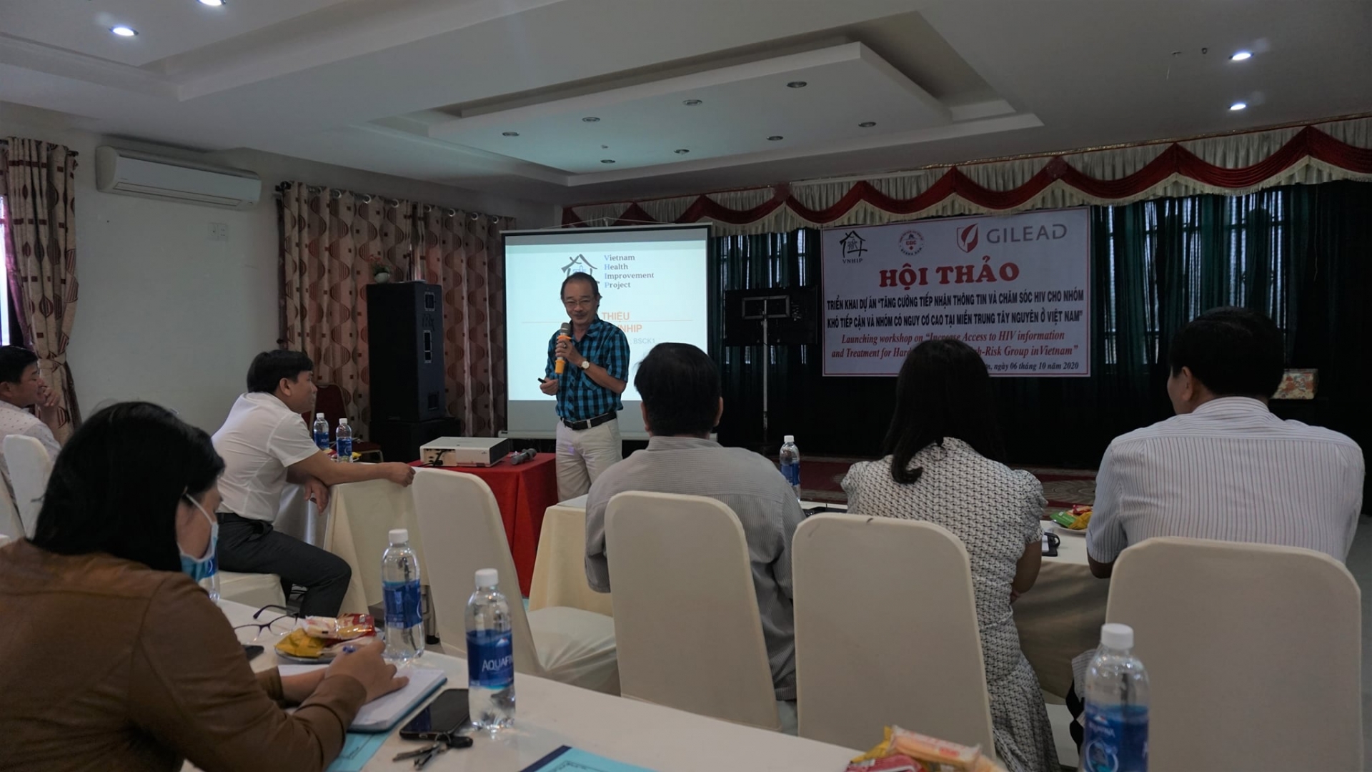 Improving access to HIV information and care for groups at greatest risk Improving access to HIV information and care for groups at greatest risk