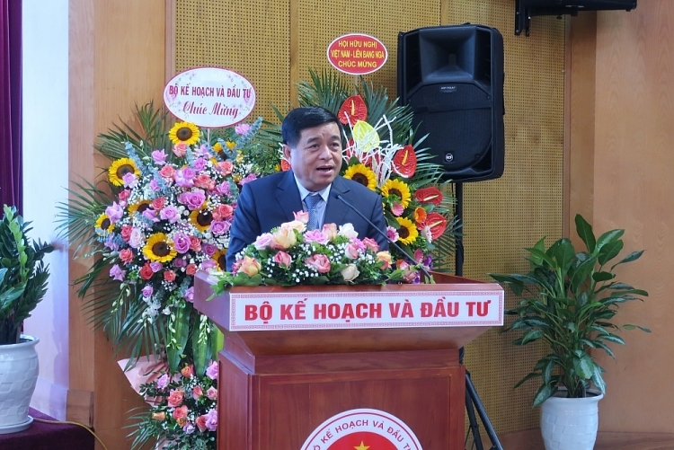 Second-class labor order awarded to Vietnam-Germany Friendship Association Second class labor order awarded to Vietnam-Germany Friendship Association