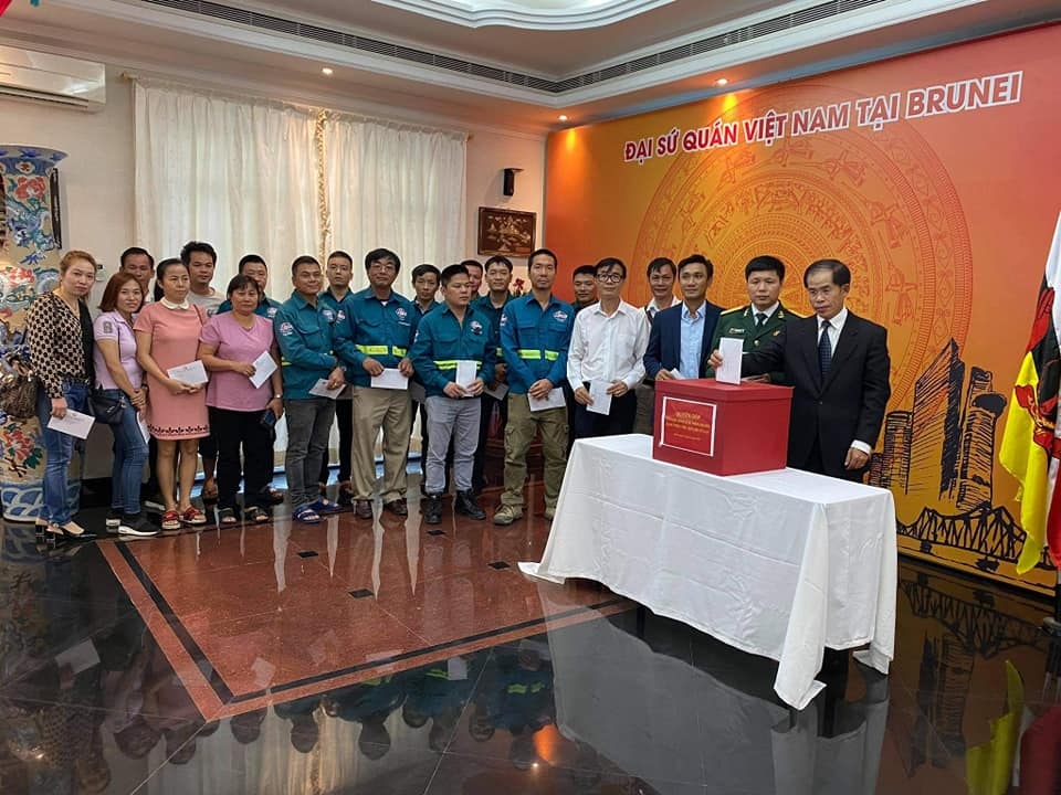 More relief funds to flood-hit localities in Vietnam More relief funds to flood hit localities in Vietnam