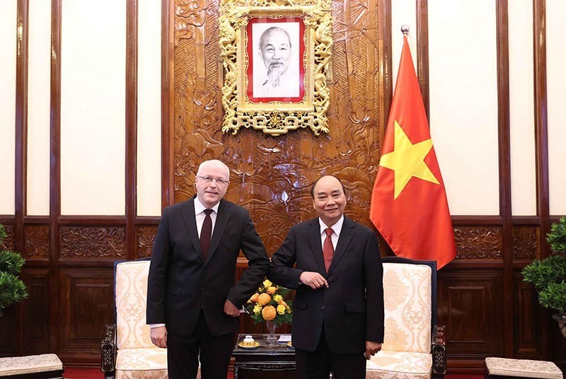Vietnam's Leaders Meet New Ambassadors of the UK, Uruguay, Finland, Austria Vietnam's Leaders Meet New Ambassadors of the UK, Uruguay, Finland, Austria