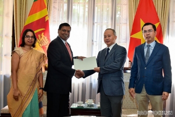 Sri Lankan community in Vietnam sends flood-hit victims over USD 2,000