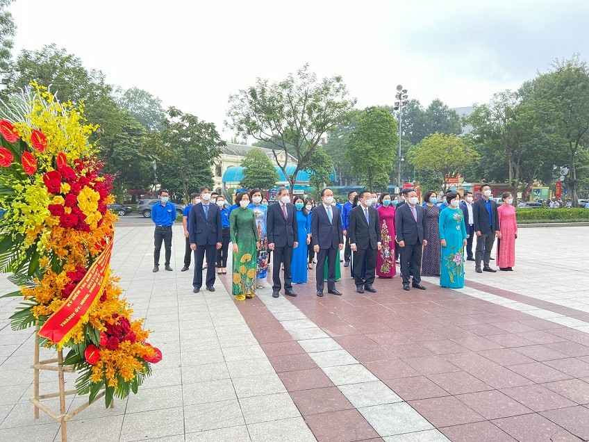 104th Anniversary of Russian October Revolution Marked in Vietnam 104th Anniversary of Russian October Revolution Marked in Vietnam