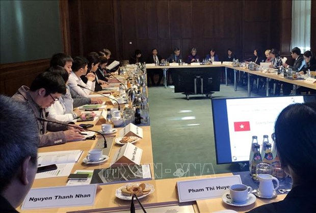germany holds training course for vietnamese health business managers