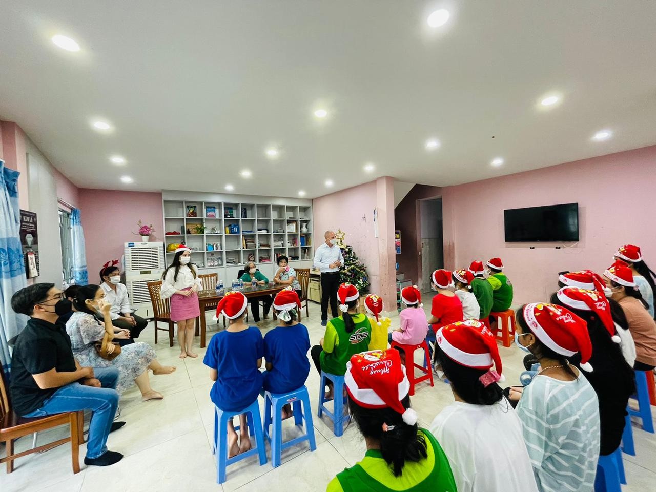 Holiday Giving: Following Up Christmas Good Deed Despite Pandemic Holiday Giving: Following Up Christmas Good Deed Despite Pandemic