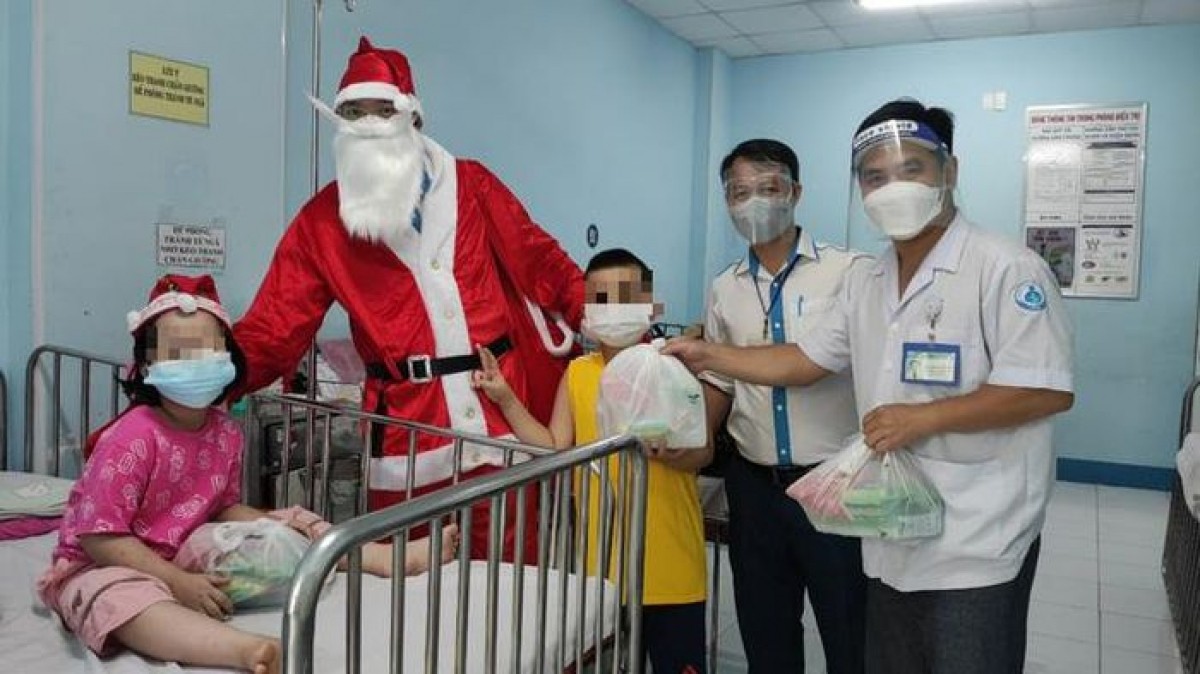 Holiday Giving: Following Up Christmas Good Deed Despite Pandemic Holiday Giving: Following Up Christmas Good Deed Despite Pandemic