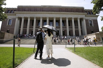 vietnamese students in the us worried of being iced out due to new visa policy