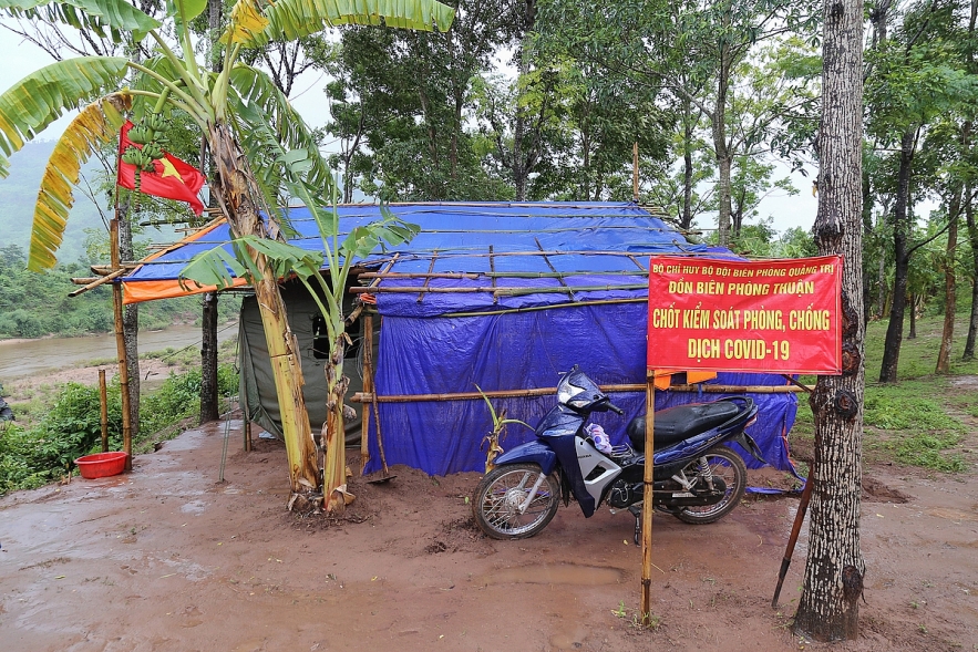 5658 chot bien phong kiem soat dich viet lao11 1597655200