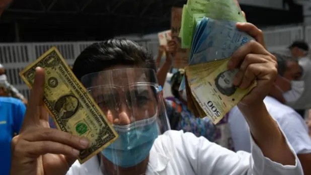 14 Million for 1 Chicken? What You Need to Know about Hyperinflation in Venezuela 14 Million for 1 Chicken? What You Need to Know about Hyperinflation in Venezuela