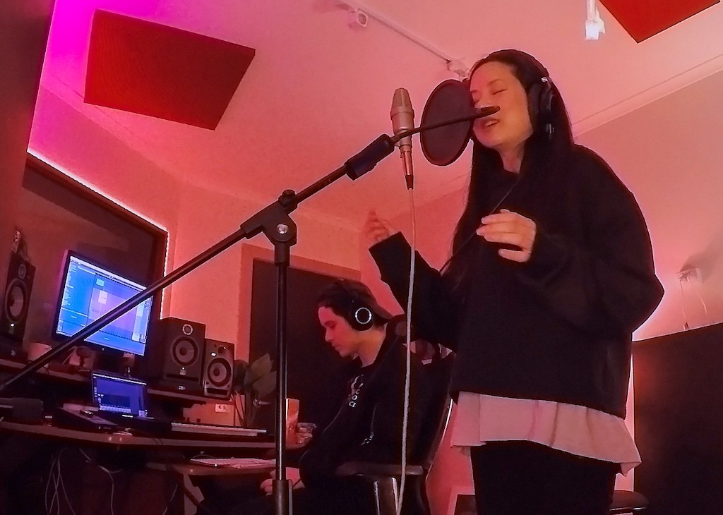 Minhy - Vietnamese-born talent in Australia Navigates the Music Scene Minhy - Vietnamese-born talent in Australia Navigates the Music Scene