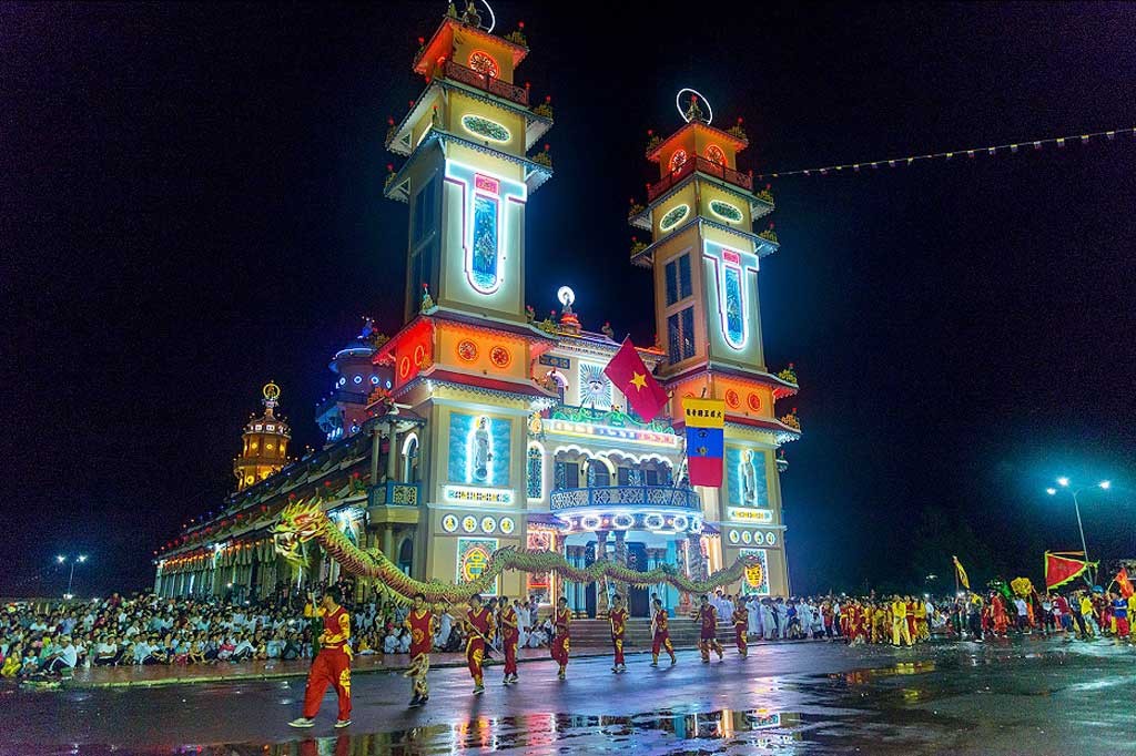 Where to Visit in Tay Ninh: Caodaism Temple - Center of Caodaism Religion Where to Visit in Tay Ninh: Caodaism Temple - Center of Caodaism Religion