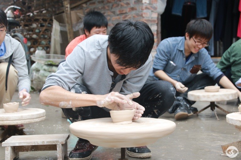 How to Enjoy a Fun Day-trip in Bat Trang Pottery Museum How to Enjoy a Fun Day-trip in Bat Trang Pottery Museum