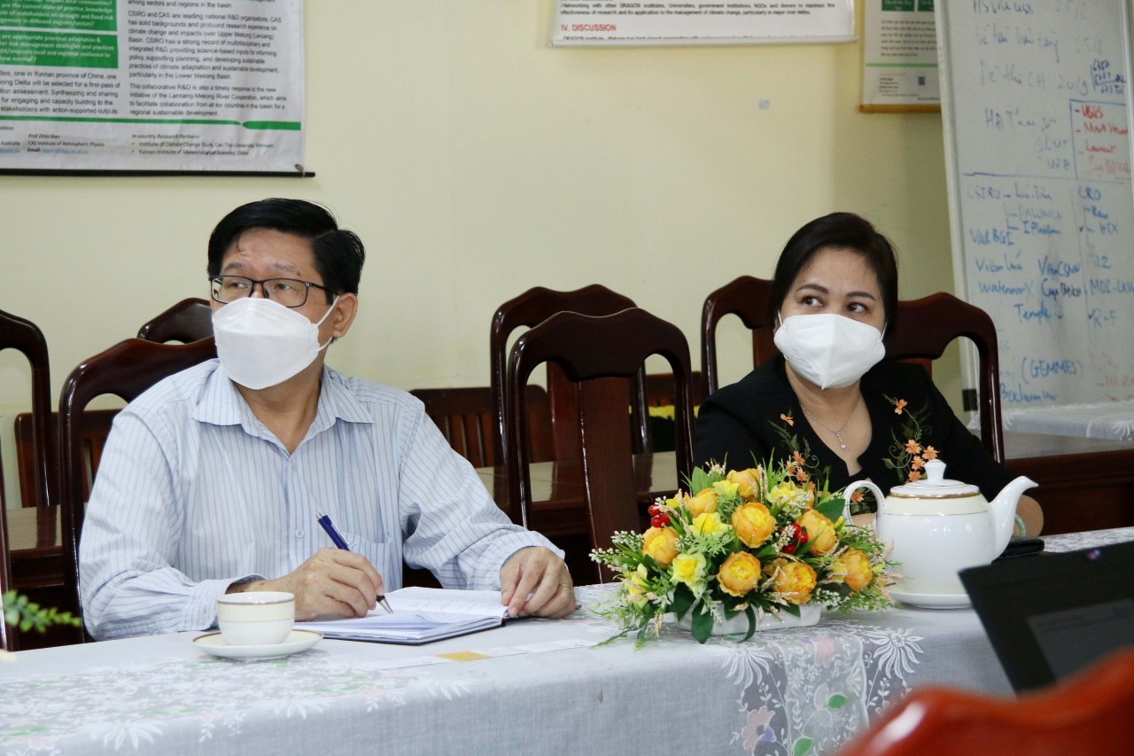 Assoc. Prof. Dr. Nguyen Hieu Trung, Vice Rector of Can Tho University and Ms. Le Thi Thanh Giang - President of Can Tho Union at the meeting with FNF delegation. Photo: Assoc. Prof. Dr. Nguyen Hieu Trung, Vice Rector of Can Tho University and Ms. Le Thi Thanh Giang - President of Can Tho Union at the meeting with FNF delegation. Photo: