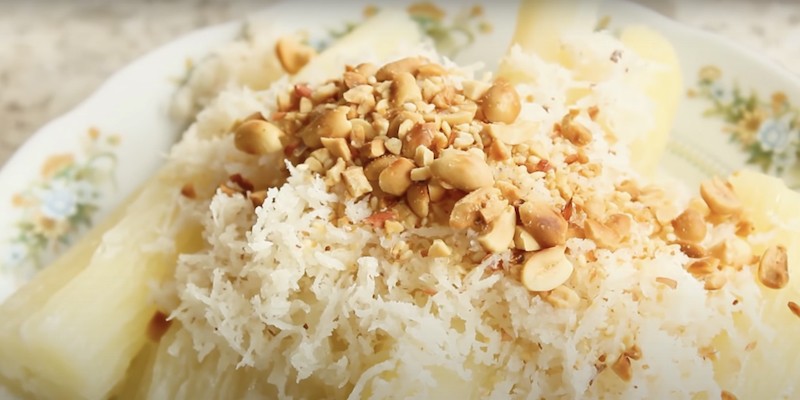 Best Recipe for Hanoi style Steamed Cassava in Coconut Milk (Step-by-step pictures) Best Recipe for Hanoi style Steamed Cassava in Coconut Milk (Step-by-step pictures)