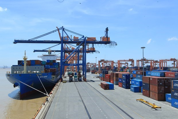 In the two opening months of this year, Vietnam’s shipments to the EU hit 7.5 billion USD, up 18 percent year-on-year (Photo: VNA) 3026-containers