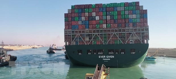 Ever Given refloating on March 29 (Photo: AFP/VNA) 3124-refloating