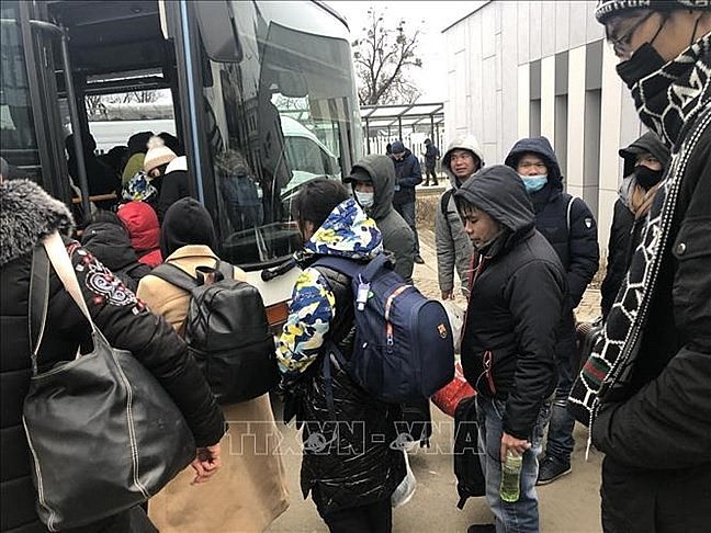 Vietnamese in Ukraine Scheduled to Arrive Home on March 7 Vietnamese in Ukraine Scheduled to Arrive Home on March 7