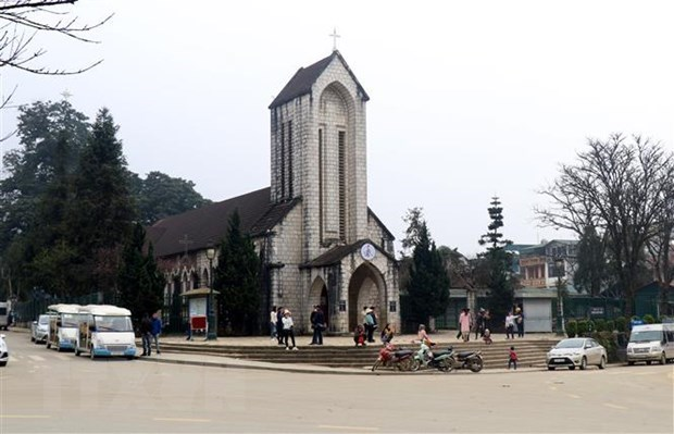 Fansipan peak (Photo: VNA) Fansipan peak (Photo: VNA)