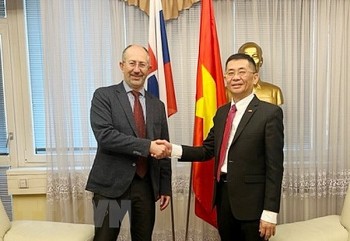 Vietnam, Slovakia Seeks Ways to Forge Economic Ties