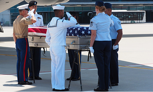 U.S. service members conduct a ceremony to repatriate remains of two U.S. soldiers killed in the Vietnam War at Da Nang International Airport, September 17, 2019. Photo courtesy of the U.S. Consulate in HCMC. U.S. service members conduct a ceremony to repatriate remains of two U.S. soldiers killed in the Vietnam War at Da Nang International Airport, September 17, 2019. Photo courtesy of the U.S. Consulate in HCMC.