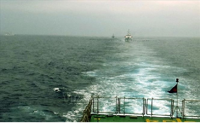 From April 21 to 24, 2020, the Vietnam-China joint fishery inspection trip, the first of its kind this year, took place in the Gulf of Tonkin. 2153 gulf