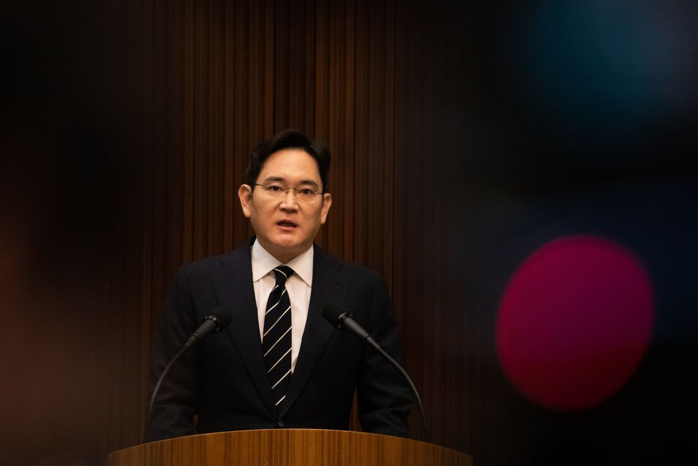 samsung heir to visit vietnam this week to discuss possible investment plans