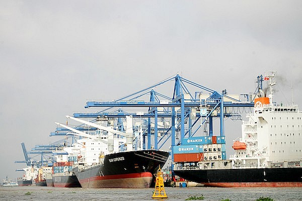 Vietnam’s Trade Balance Improving with Surplus in September Vietnam’s Trade Balance Improving with Surplus in September